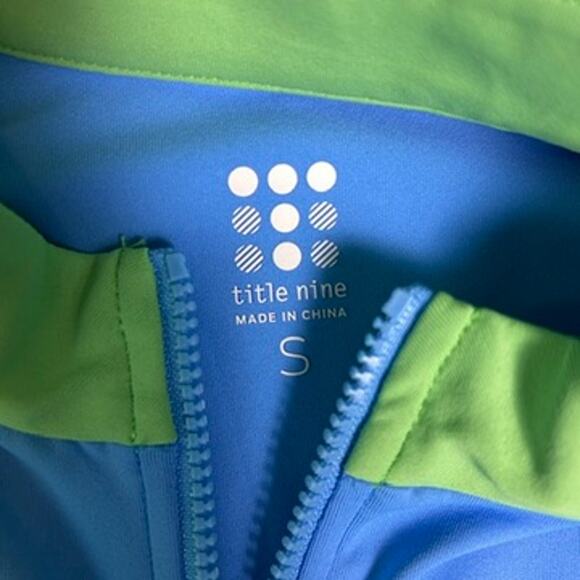 Title Nine 1/2 Zip Pullover Womens Small Colorblock Running Shirt Secret Pockets - Picture 3 of 10